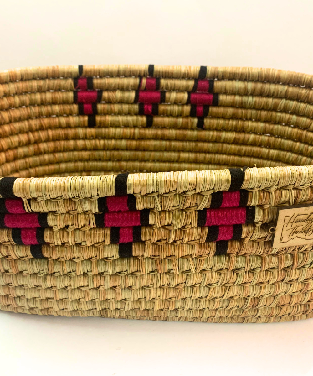 24-016 OVAL BASKET WITH THREAD DESIGNS 4